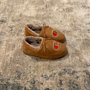 I am selling these because I bought them before summer and now they are to small